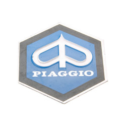 Embleem Piaggio om te plakken 6 hoekig 31x36mm Aluminium voor Kaskade voor Vespa PK50, PK80 82-88