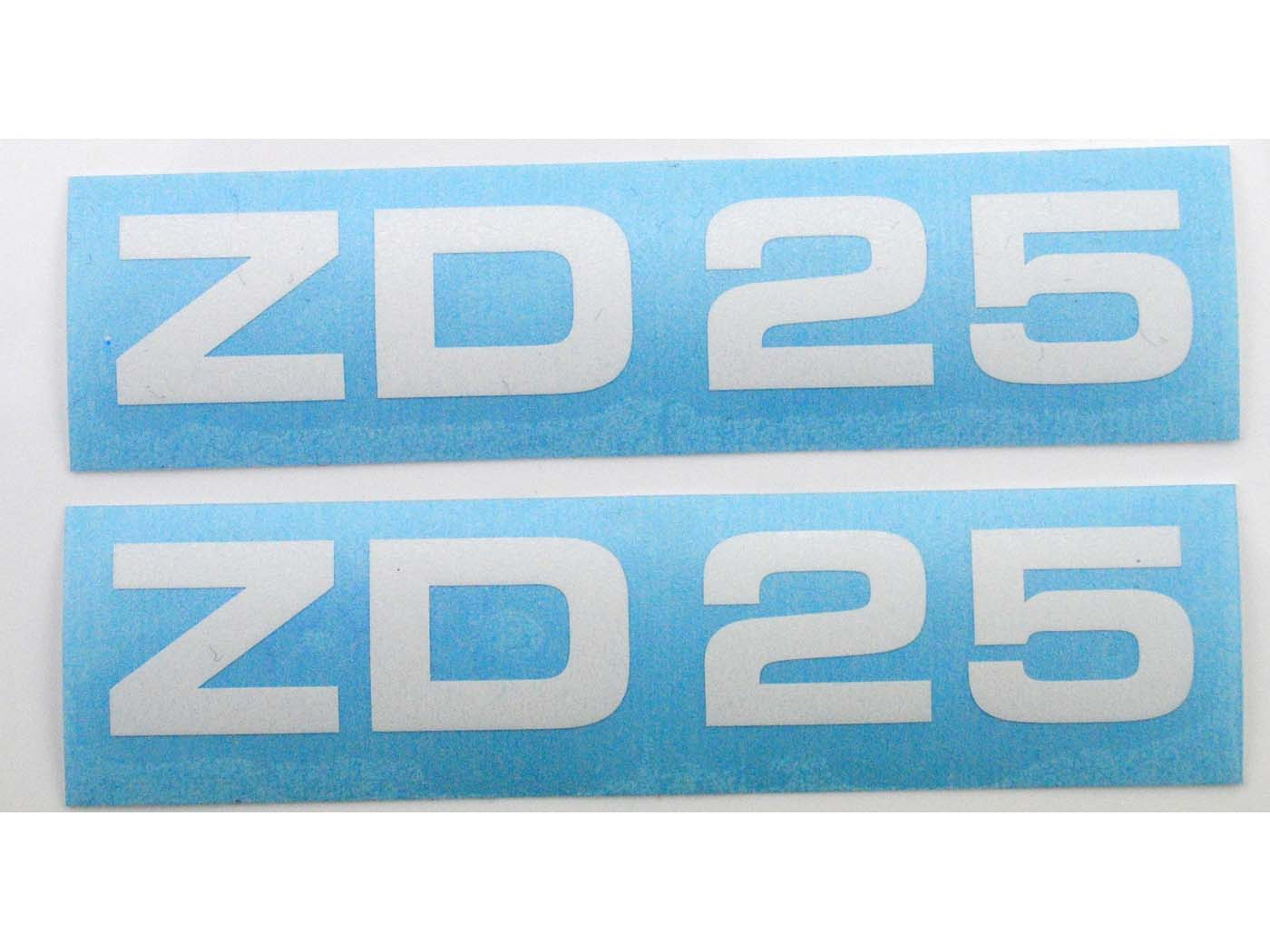 Sticker Set MOGA 2 Delig breede ca 95mm Hoogte ca 17mm voor Zündapp ZD 25 Brommer